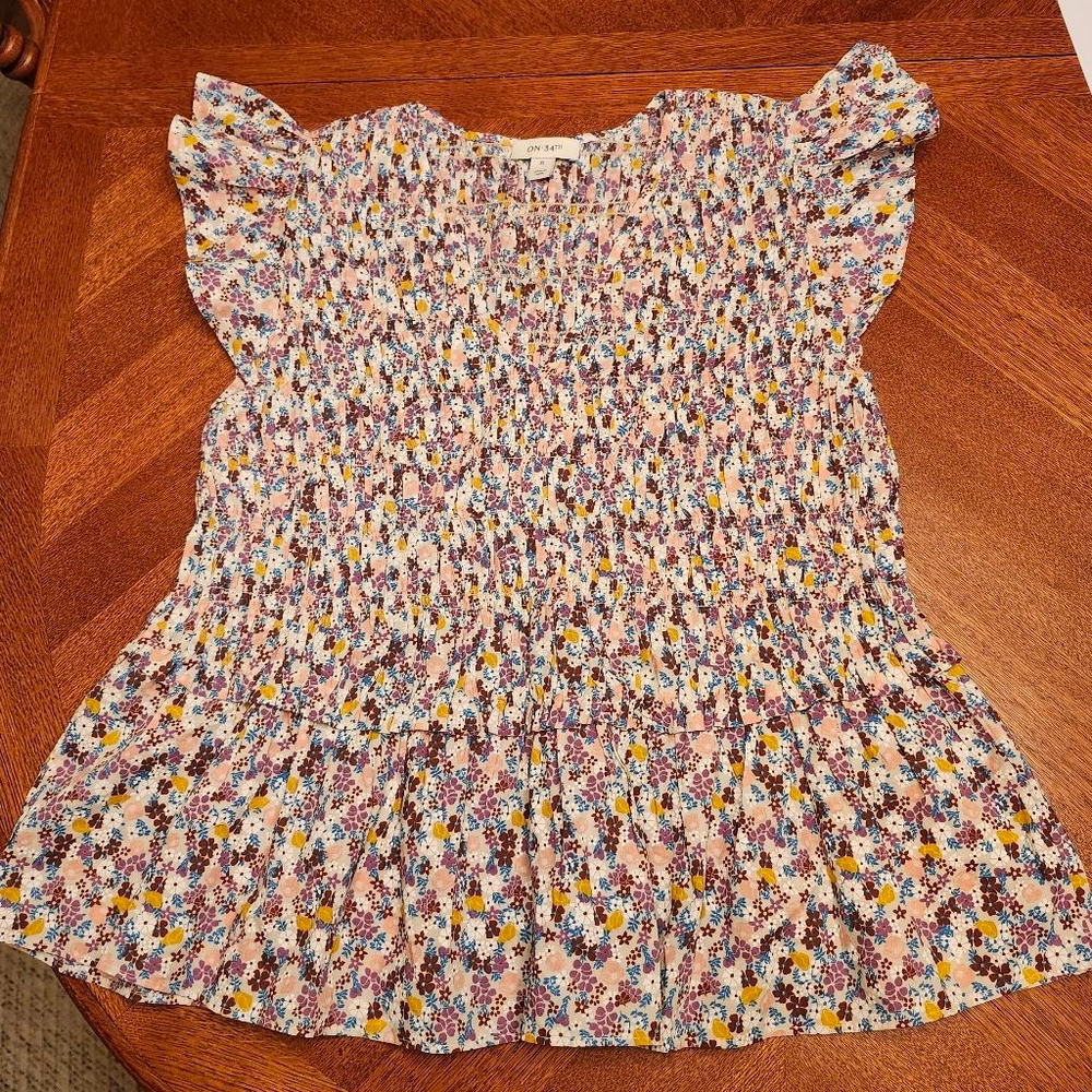 Women's ON 34TH Floral Smocked Blouse XL White Pink A2
